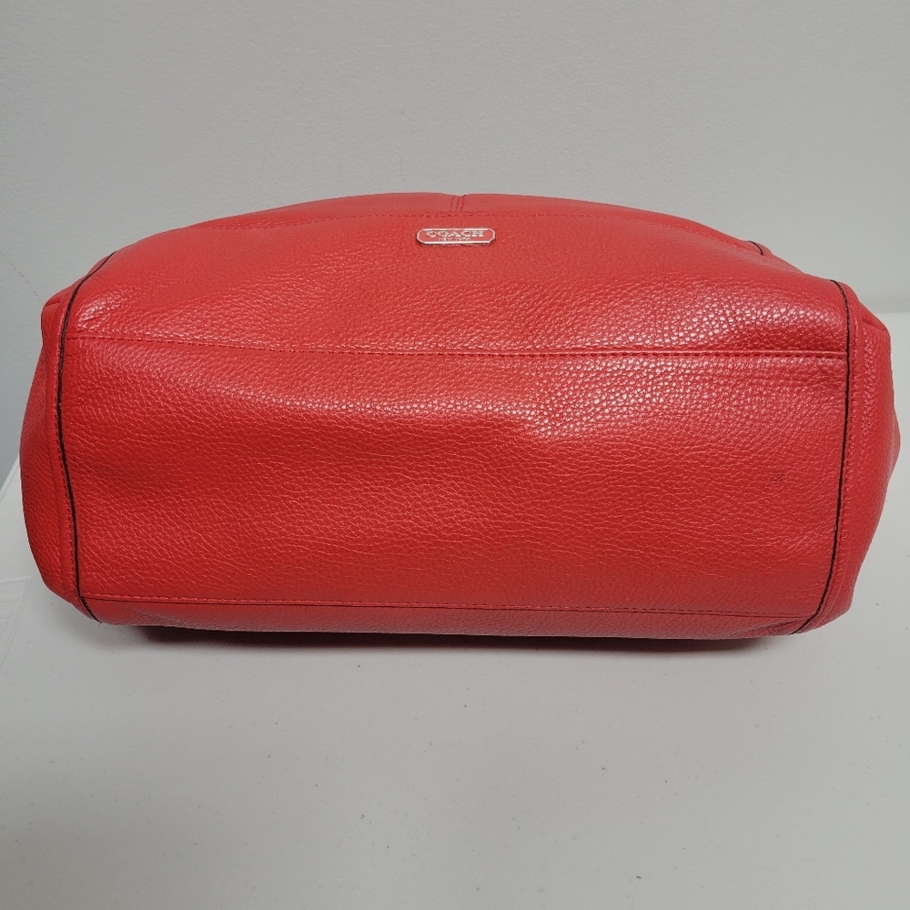 Coach Park Leather Carrie Large Tote Shoulder Bag. - Picture 6 of 16